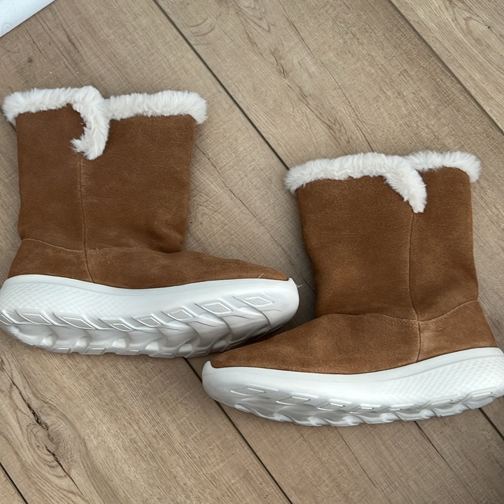 Skechers On the Go City 2 Women's Suede Boots Faux Fur Lining 14633 Size 6W